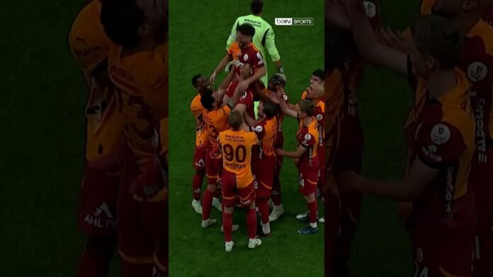 galatasaraydan-ayrilacak-olan-dries-mertens-oyundan-omuzlarda-cikiyor-shorts-galatasaray-BX1Ia1W4.jpg